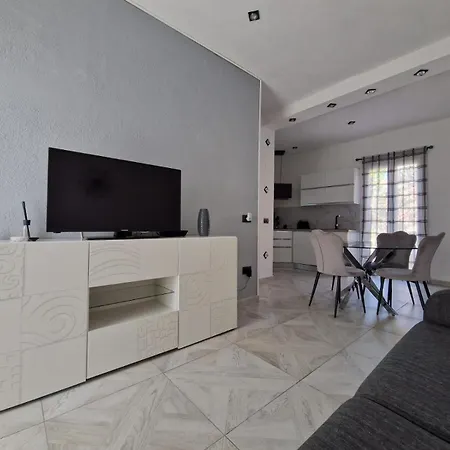 Casa vacanze La Maddalena Holiday Home *