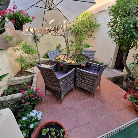 La Maddalena Holiday Home *